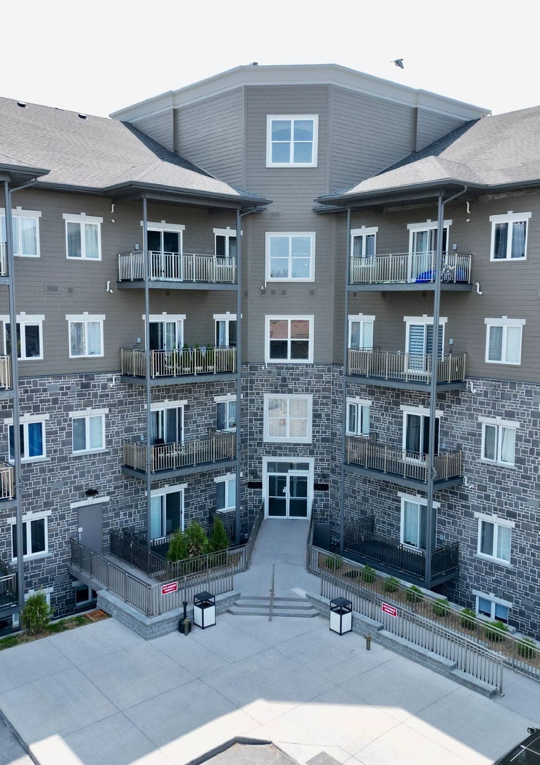 Creekside Suites building exterior