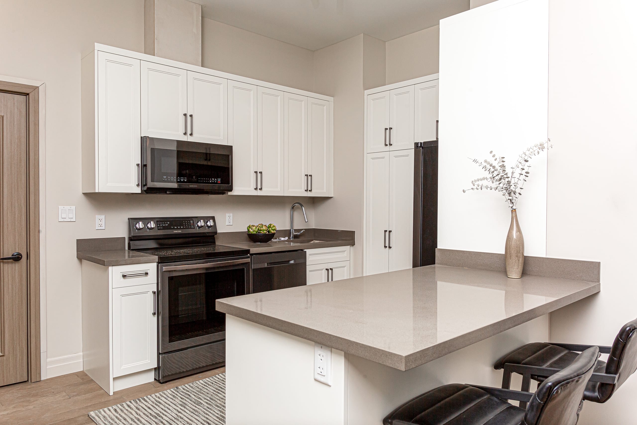 Designer kitchen with quartz island